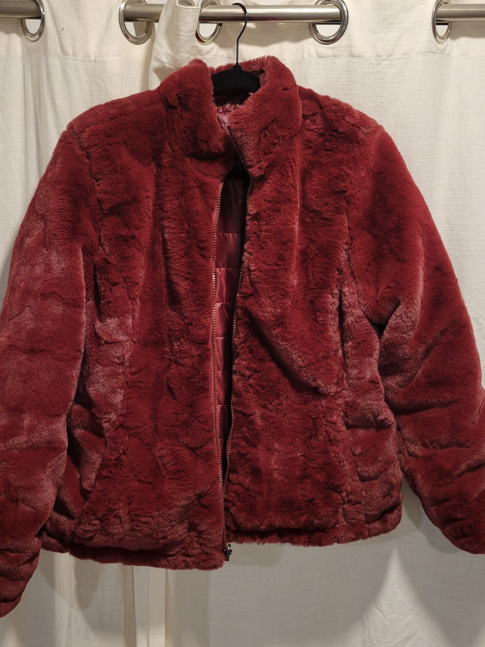 Women’s Plush Faux Fur Jacket - Burgundy